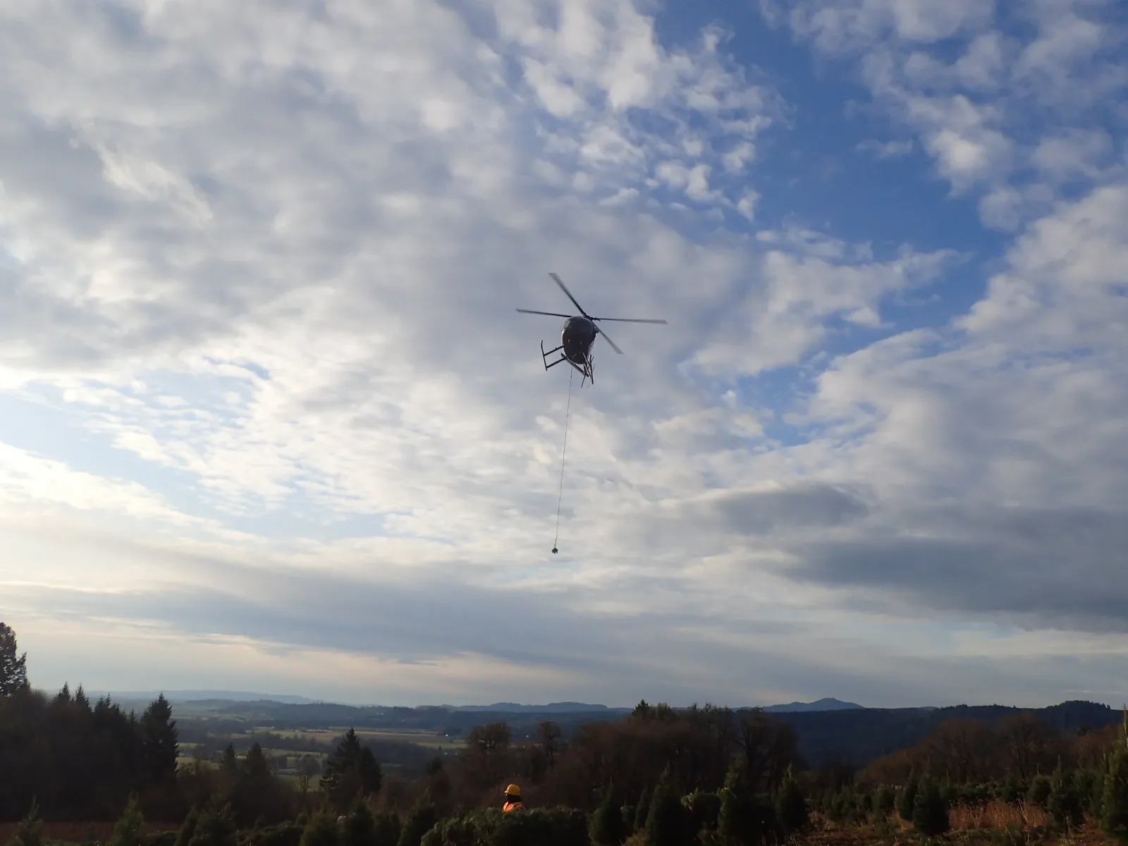 MD-500C lifting an external load