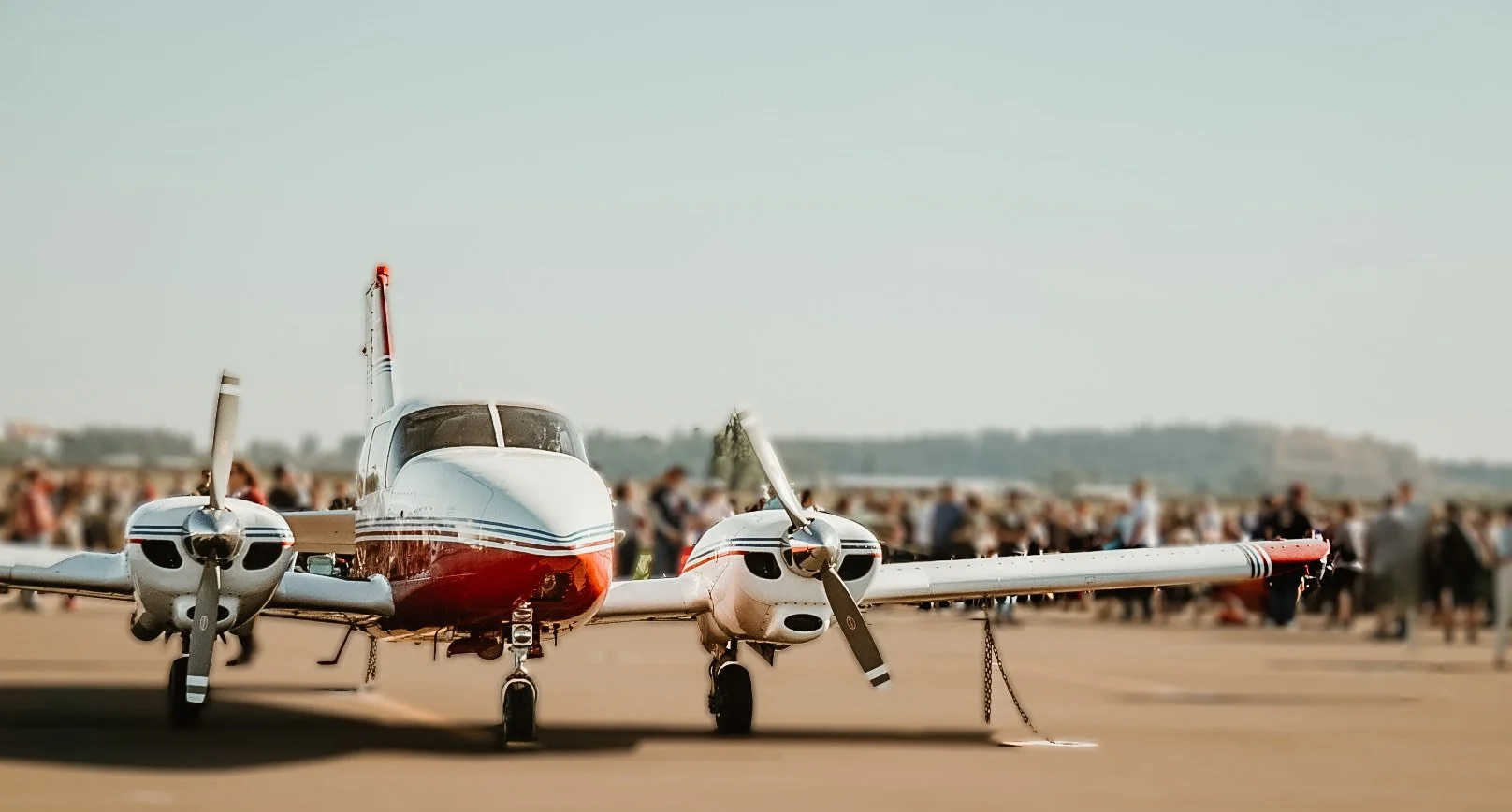 Piper Aztec PA23-250 twin-engine airplane