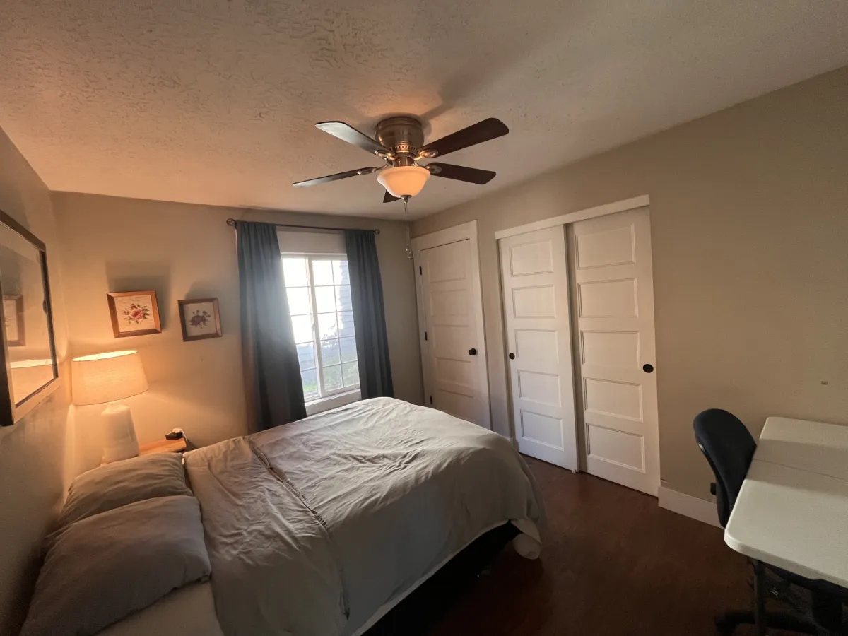 Second bedroom in the 1st Street student house
